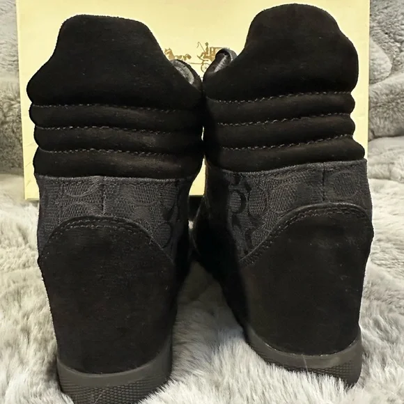 Coach Black Lace-Up Sneakers authentic, brand new never worn - Picture 5 of 7